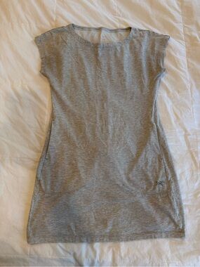 Arc'teryx Heather Gray Short Sleeve Mini Dress